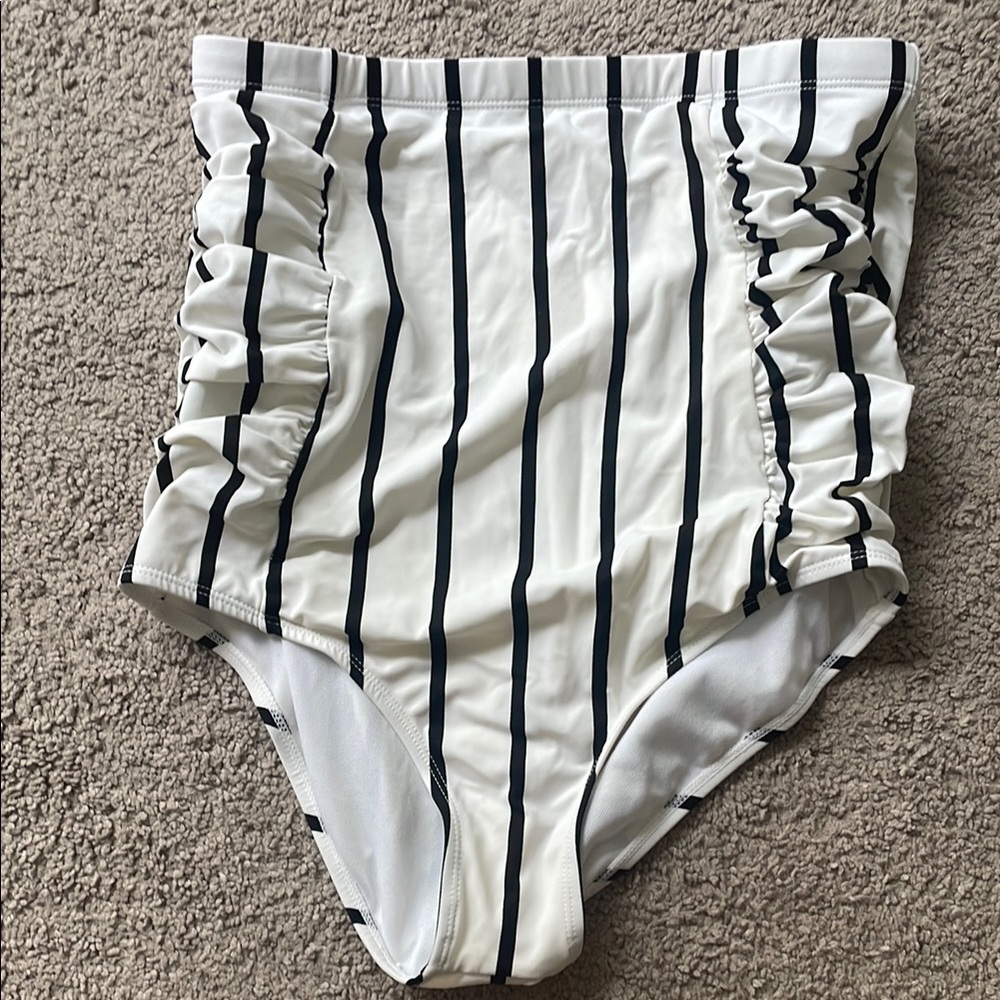 Coral Reef swim bottom size large